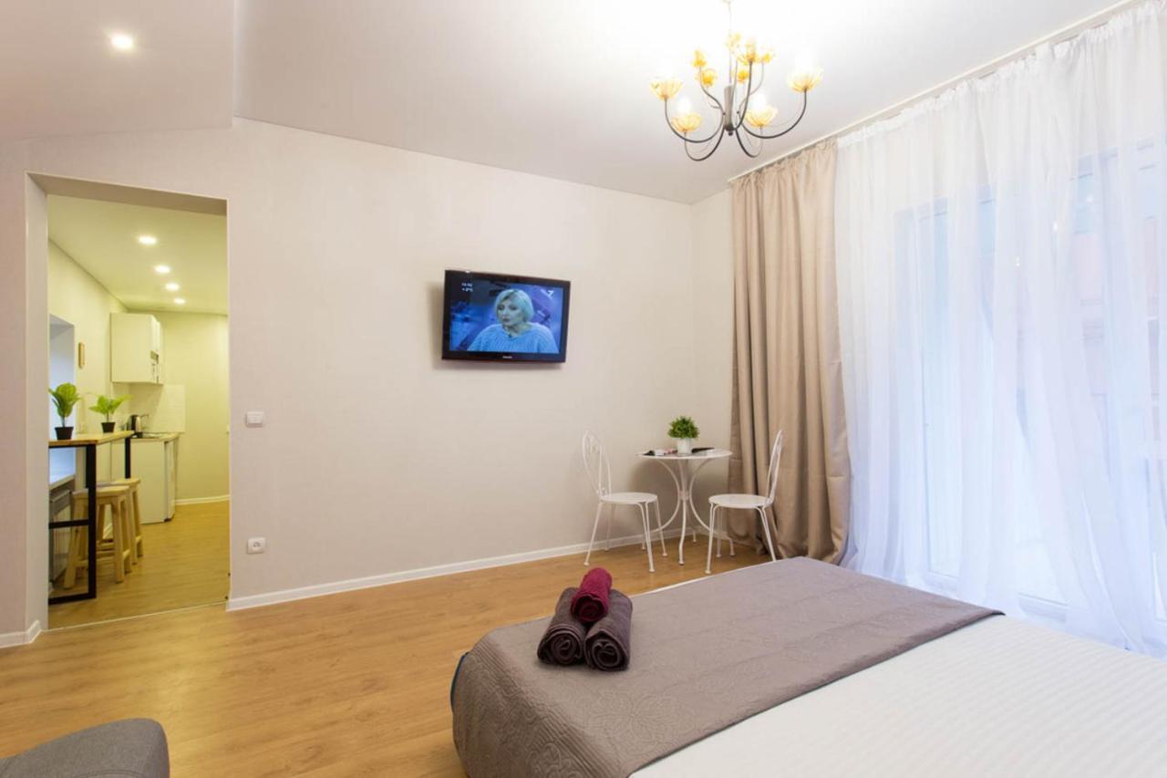 חארקיב Studio Near Metro Yaroslava Mudroho, Universytet - Mykoly Khvylovoho Str 5-3 מראה חיצוני תמונה