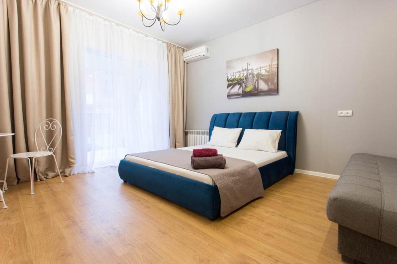 חארקיב Studio Near Metro Yaroslava Mudroho, Universytet - Mykoly Khvylovoho Str 5-3 מראה חיצוני תמונה