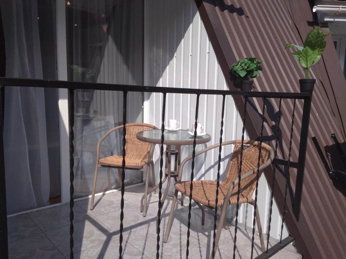 חארקיב Studio Near Metro Yaroslava Mudroho, Universytet - Mykoly Khvylovoho Str 5-3 מראה חיצוני תמונה