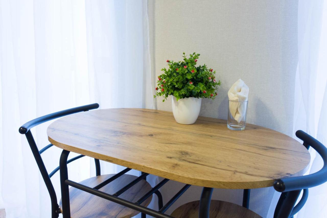 חארקיב Studio Near Metro Yaroslava Mudroho, Universytet - Mykoly Khvylovoho Str 5-3 מראה חיצוני תמונה